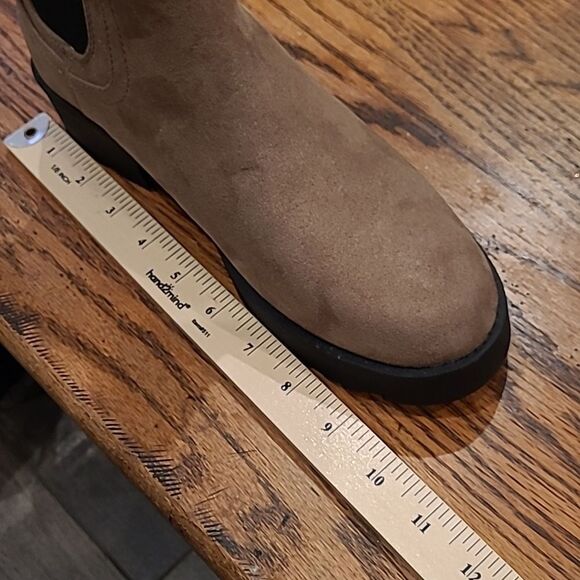 Old Navy sz 8 chunky boots suade upper with elastic gussett NWOT - Picture 5 of 8